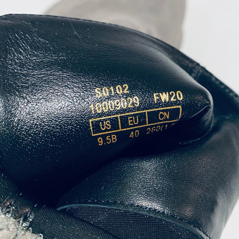 STUART WEITZMAN SUEDE LEATHER BOOTS. - Picture 8 of 9
